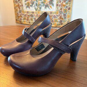 Tsubo Acrea Burgundy Leather Slingback Pumps with Suede Heels  Size 7.5